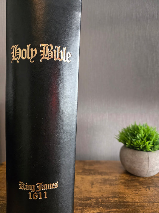 THE HOLY BIBLE, CONTEYNING THE OLD TESTAMENT AND THE NEW (1611).